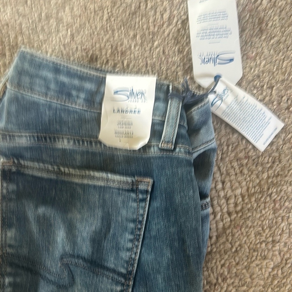 Silver Jeans - Picture 3 of 3